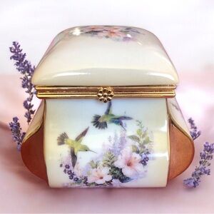 Ardleigh Elliott Heirloom Porcelain Music Box Hummingbirds Floral Lena Liu